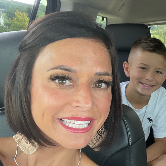 Meet your Posher, Sara - Picture 1 of 1